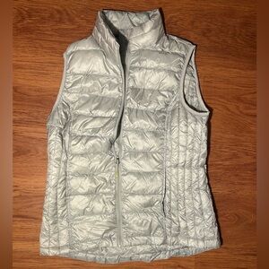 Gray Weatherproof 32 degrees vest - Size Medium